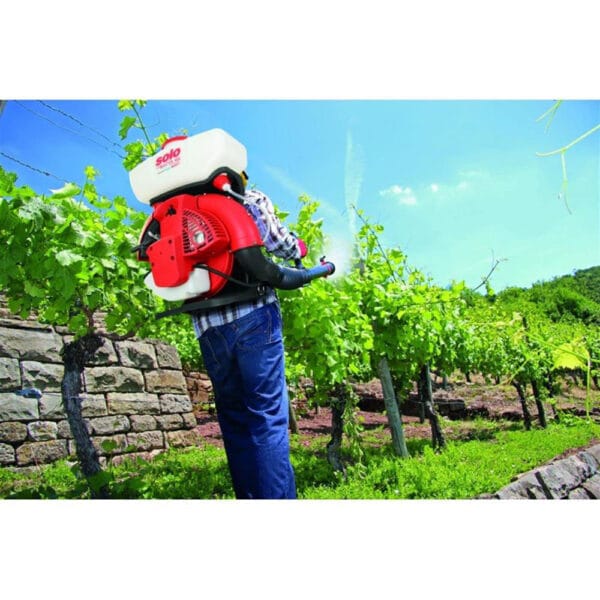 Solo Backpack Motorized Sprayer Model 466 - Image 2